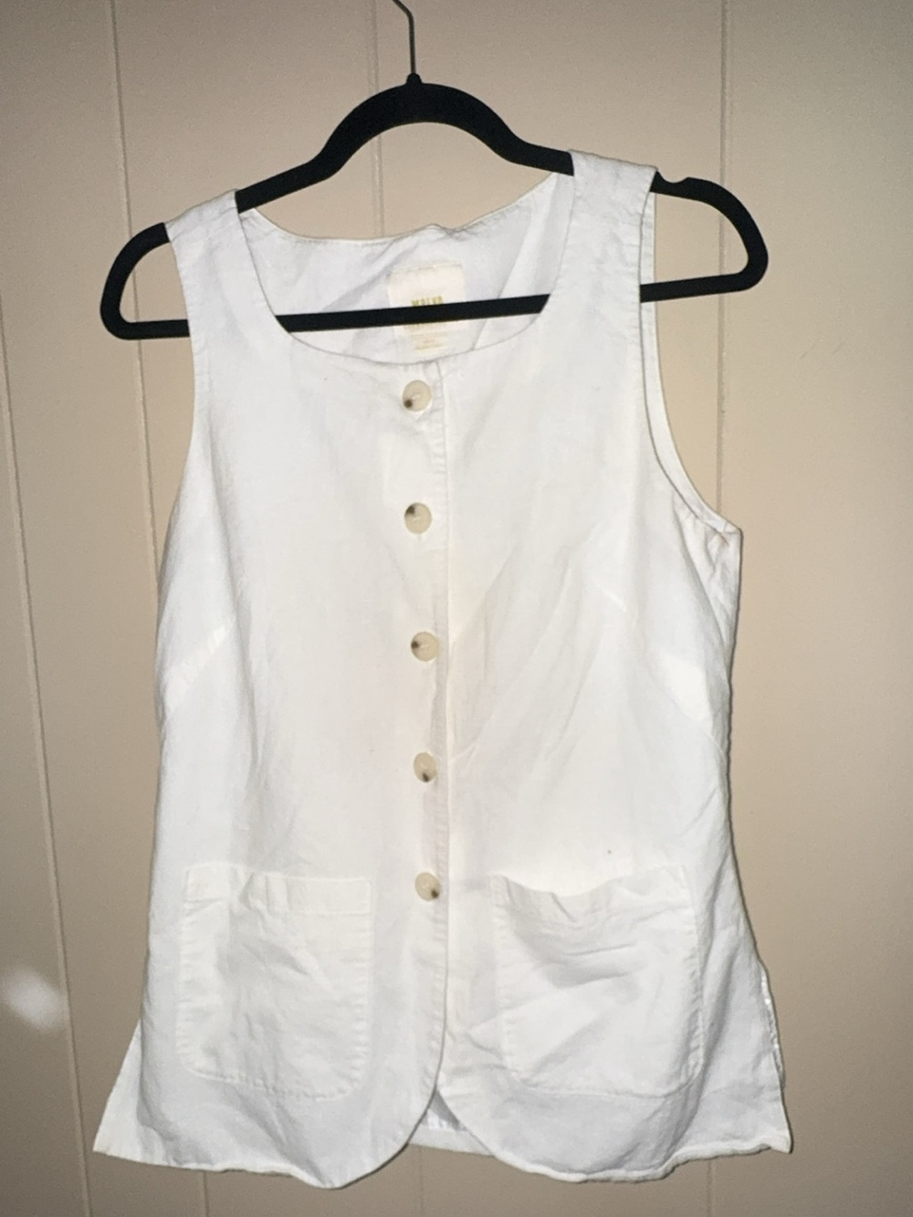 Mauve White Button-Front Sleeveless Tank